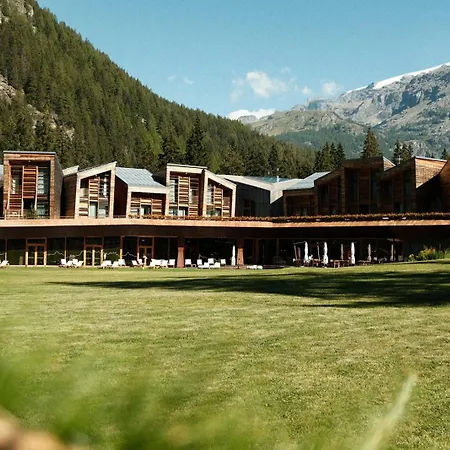 Aethos Monterosa Hotel 5*