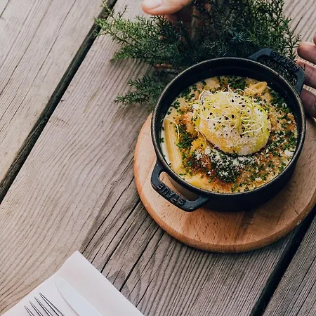 Campzero Active Luxury