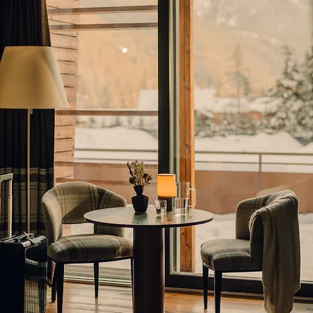 Aethos Monterosa Szálloda 5*